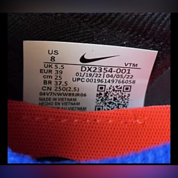 Nike Women’s React Phantom Run Flyknit 2 - DX2354-001 - Size 8 New - Picture 15 of 15